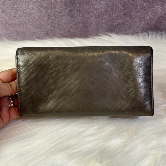 SALVATORE FERRAGAMO gancini long wallet in gun metal - Picture 3 of 16
